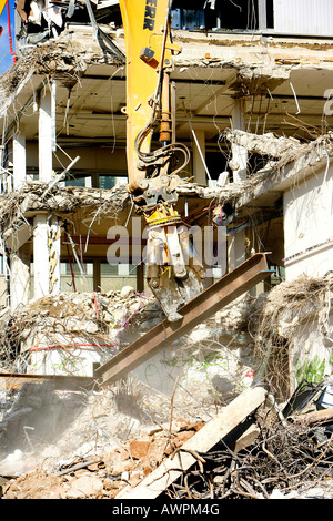 Wrecking Bagger bei einem Abriss-Baustelle Stockfoto