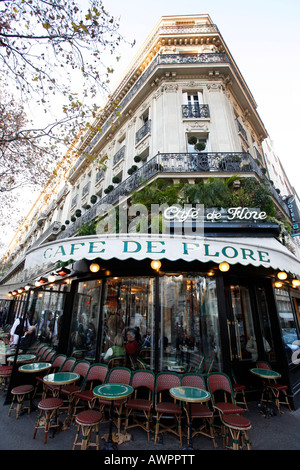 Cafe de Flore, Quartier Saint-Germain-des-Prés, Paris, Frankreich, Europa Stockfoto