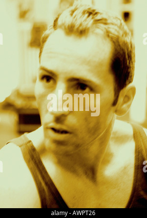 Mann mit Tank-Top, close-up Stockfoto