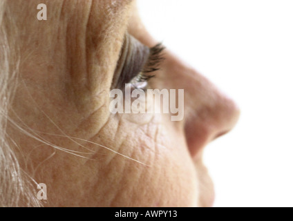 Ältere Frau Gesicht, Teilansicht, extreme Nahaufnahme Stockfoto