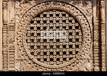 Geschnitzte Holz-Fenster, alte Stadt Bhaktapur, Kathmandu, Nepal Stockfoto