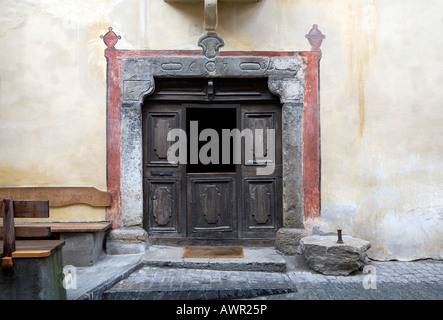 Historische Haustüren, Wand Malerei, Unterengadin, Symbole/Graubünden, Schweiz, Europa Stockfoto