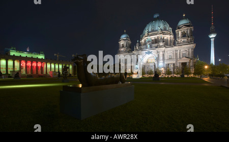 Fernando Botero Bronze-Skulptur vor dem Berliner Dom und Lustgarten ("Lustgarten"), Berlin, Deutschland, Europa Stockfoto