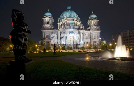 Fernando Botero Bronze-Skulptur vor dem Berliner Dom und Lustgarten ("Lustgarten"), Berlin, Deutschland, Europa Stockfoto