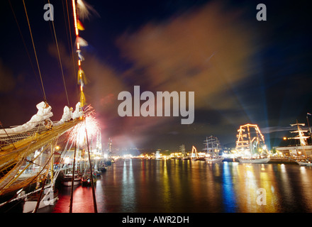 Turnier der Segelschiffe am Abend mit dem Fluss Seine Hafen von Rouen Armada 2003 Frankreich Stockfoto