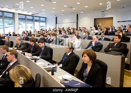 Vortrag Auditorium mit Studenten aus der Otto Beisheim School of Management (WHU) in Vallendar, Rheinland-Pfalz, Deutschland Stockfoto