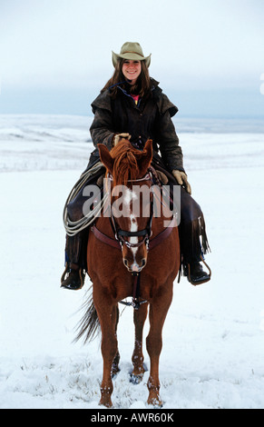 Cowgirl auf Pferd, Kanada Stockfoto