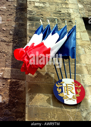 Französische Nationalflaggen auf Gemeindehaus in Bordeaux Frankreich Stockfoto