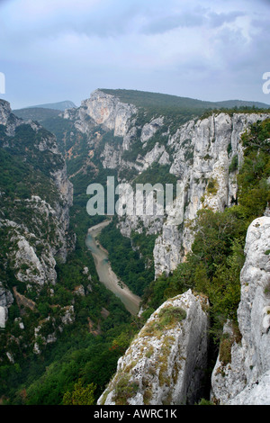 Blick auf den Kalkfelsen und geschnitzten rock Verdon, Provence, Frankreich Stockfoto