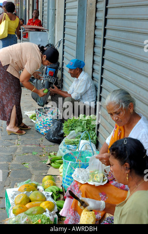 Mauritius Kaufleute in der Street, Port Louis, Mauritius Insel Stockfoto
