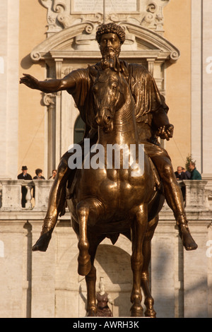 Rom Italien Reiterstandbild des Kaisers Marcus Aurelius auf Piazza del Campidoglio Stockfoto