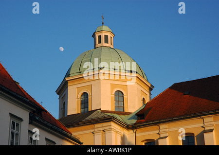 St. Nicholas Cathedral, Ljubljana Mondaufgang Stockfoto