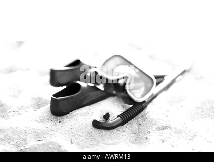 Schwimmen-Maske, Schnorchel und Flossen, b&w. Stockfoto