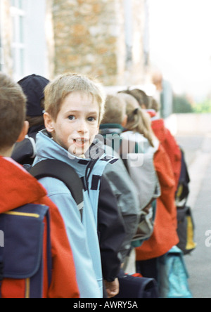 Kinder im Gänsemarsch, ein Rückblick, Porträt Stockfoto