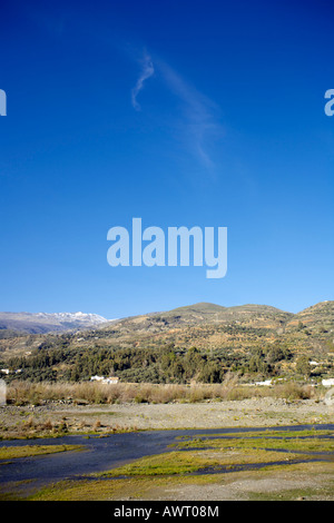 Rio Guadalfeo, Las Alpujarras, schneebedeckten Bergen, Andalusien, Spanien Stockfoto