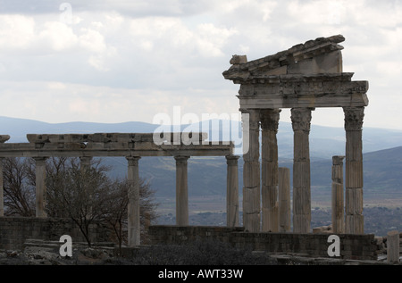 Tempel des Trajan Akropolis von Pergamon Bergama Izmir Türkei Stockfoto