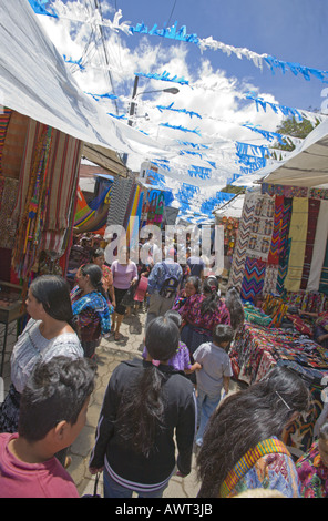 GUATEMALA CHICHICASTENANGO der größten einheimischen Markt in Guatemala ist der Markt in Chichicastenango Stockfoto