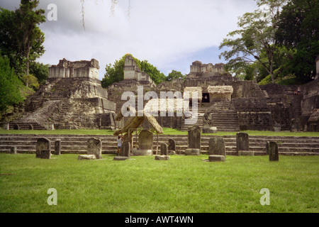 Panoramablick auf imposanten Maya Steinpyramide Tikal Guatemala Zentrum Lateinamerika Stockfoto