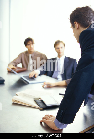 Geschäftsleute, Geschäftsmann, stehen Stockfoto