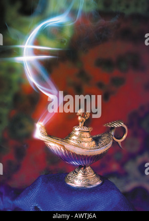 Euro-Zeichen in Rauch aus Öllampe Stockfoto