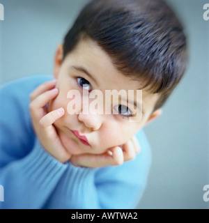 Kleiner Junge, schmollend, Porträt Stockfoto