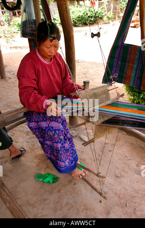 Laos Luang Prabang Bezirk Frau Seide weben Stockfoto