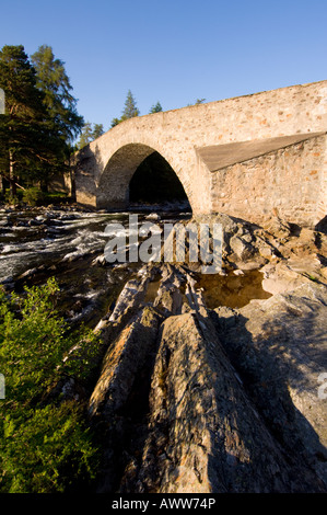 Die alte Brücke von Dee in Invercauld in der Nähe von Braemar, Schottland Stockfoto