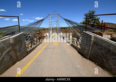 Bündel von Stahlseilen unterstützen Welt s höchste Hängebrücke 1 053 Füße über Arkansas River in Colorado USA Royal Gorge Stockfoto