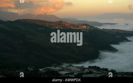 Sonnenuntergang über Reisterrassen Stockfoto