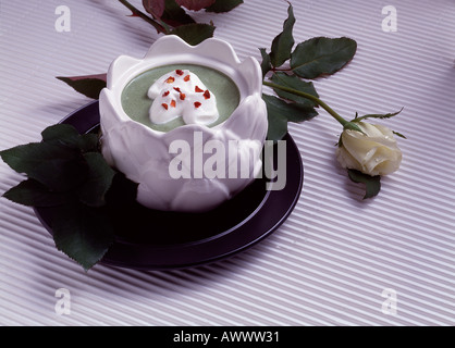 Zeigen Sie Stopper Suppe Spinat textfreiraum Bon Appetit Stockfoto