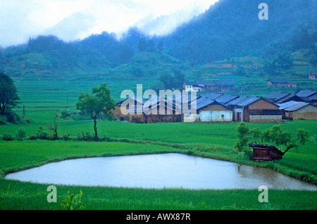 Digital verändert Bild der Häuser in Landschaft von Guilin, Guangxi Provinz, Volksrepublik China Stockfoto