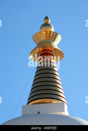 Atemberaubende und neue Aufklärung Stupa buddhistischer Tempel an der Spitze von Benalmadena in Spanien Stockfoto