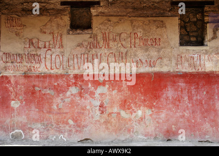 Roman Graffiti an der Wand des Asellinas Taverne, Straße von Fülle, Pompeji, Italien. Stockfoto