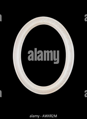 Bild Rahmen Oval Runden in weiß aus stark gemasertem Eichenholz, isoliert auf schwarz. Stockfoto