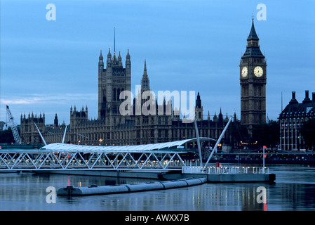 London, England, Houses of Parliament, alias Westminster-Palast, Big Ben Clock tower auch bekannt als St.-Stephans Turm, Themse Stockfoto