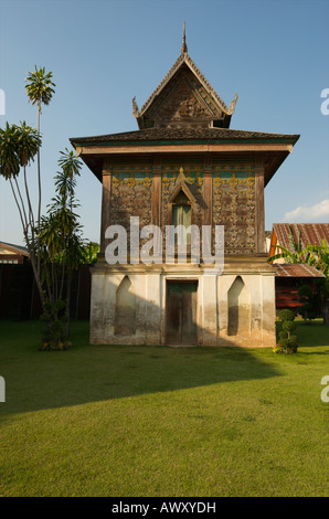 HAW Trai oder Ho Trai von Wat Hua Khuang in Nan Thailand dieser Tripitaka Bibliothek ist, wo buddhistische Schriften aufbewahrt werden Stockfoto