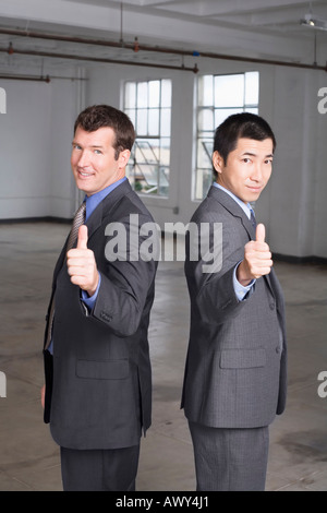 Porträt von Geschäftsleuten, die Gesten der Hand Stockfoto