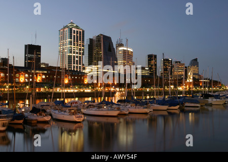 Puerto Madera bei Sonnenuntergang Buenos Aires Argentinien Stockfoto