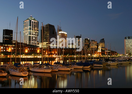 Puerto Madera bei Sonnenuntergang Buenos Aires Argentinien Stockfoto