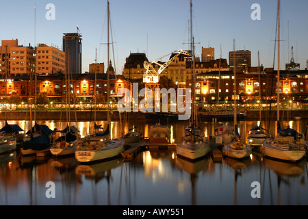 Puerto Madera bei Sonnenuntergang Buenos Aires Argentinien Stockfoto