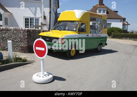 "kein Eintrag" Zeichen vor "Eiswagen" Stockfoto