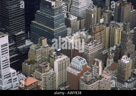 Luftaufnahme von Manhattan Dächer vom Empire State Building in New York City, 2002 gesehen. Stockfoto