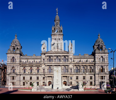 Der Kenotaph und City Chambers, George Square, Glasgow, Schottland. Stockfoto