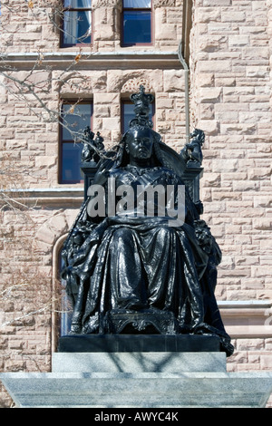 Königin Victoria Statue vor Ontario Legislative Building in Queens Park Toronto, Kanada Stockfoto