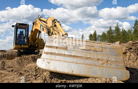 Nahaufnahme eines Caterpillar-Baggereiters, Finnland Stockfoto