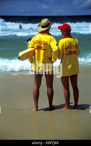 Zwei Freiwillige Surf Rettungsschwimmer wachen auf Sunshine Beach Stockfoto