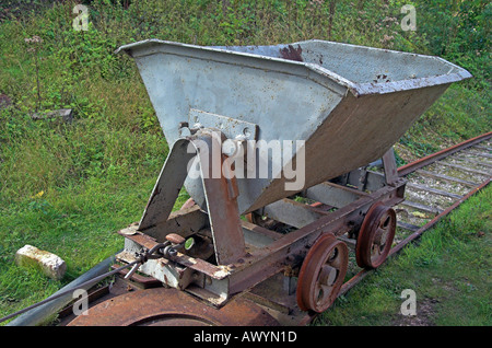 Kipper Wagen auf industrielle Tramwa am Twyford Aaterworks. Stockfoto