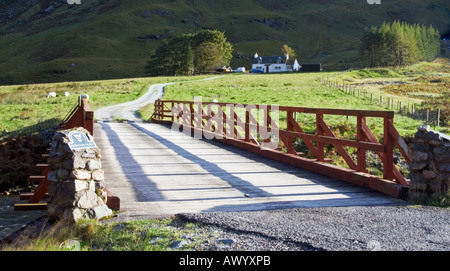 Achnambeithach Bauernhof befindet sich direkt unter Bidean Nam Bian in Glen Coe Lochaber, Schottland Stockfoto