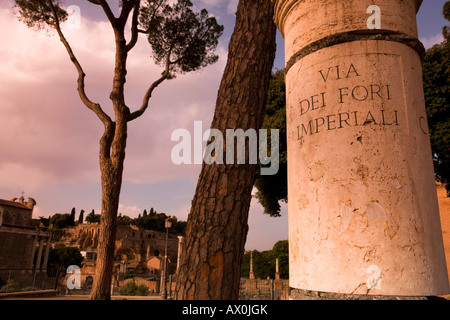Roman Forum Straße / Via dei Fori Imperiali, Rom, Italien Stockfoto