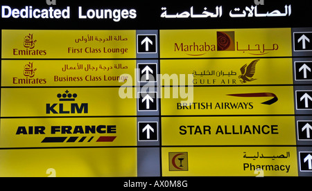 Hinweisschild, Sheikh Rashid Terminal, Flughafen Dubai, Dubai, Vereinigte Arabische Emirate, Asien Stockfoto